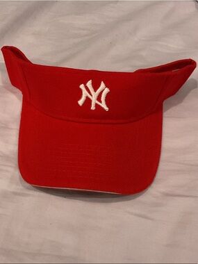 Red and white Yankee Visor